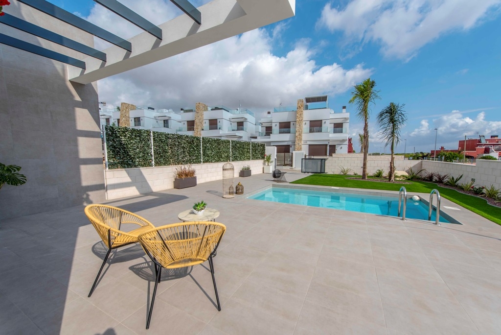 New townhouses in Orihuela Costa