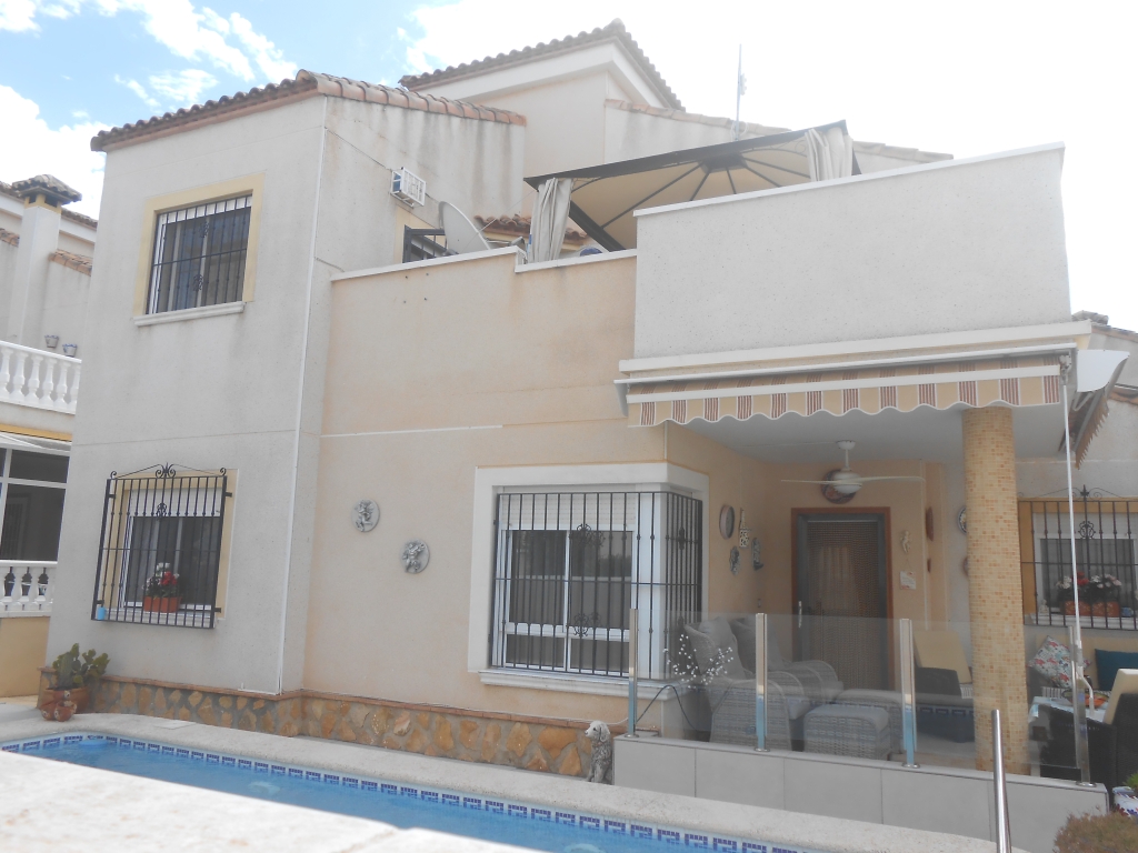 3 Bedroomed 2 bath detached Villa