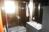 MAIN MODERN BATHROOM